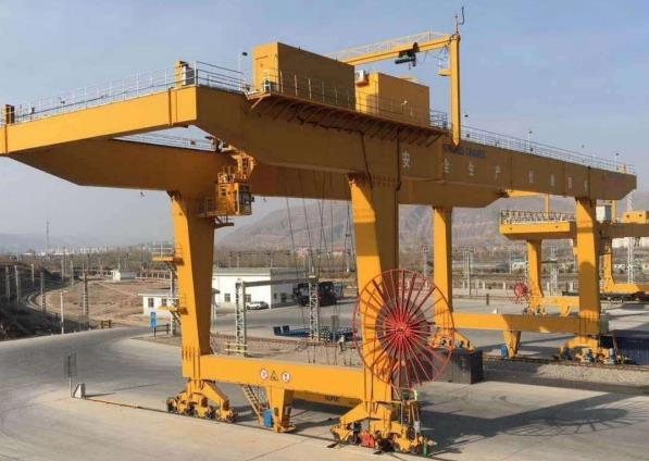 輪胎式集裝箱龍門吊 輪胎式集裝箱龍門吊