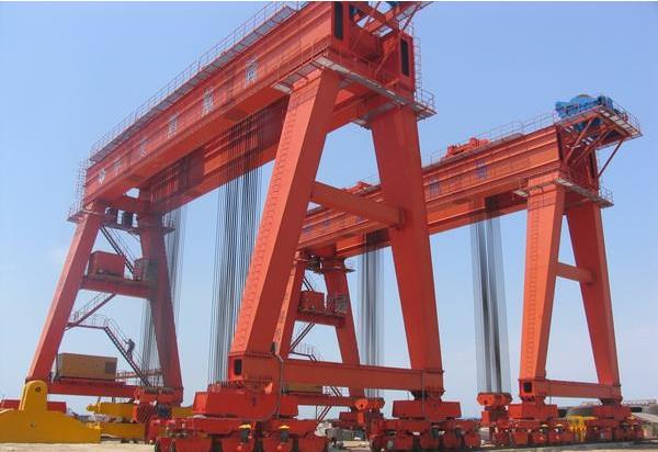 900噸輪胎式提梁機(jī)
